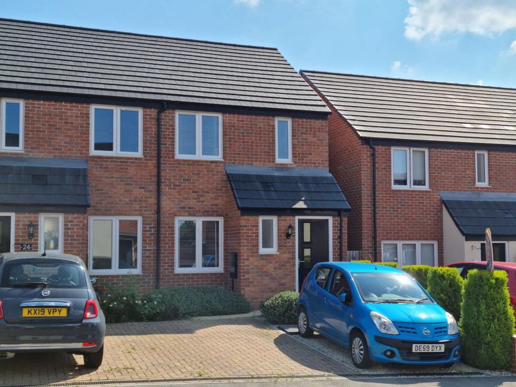 Walmer Close, Marina Park, Northampton NN5 4WL 2 bed property £220,000