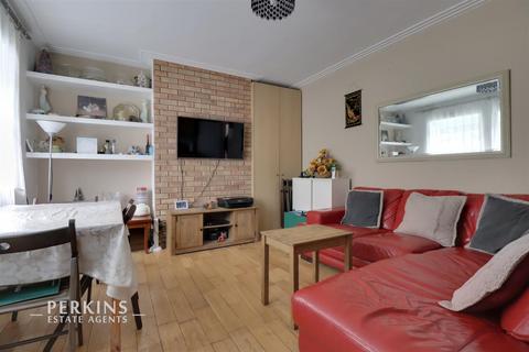 38 Studland Road, London, W7 3QX