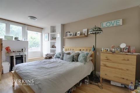 38 Studland Road, London, W7 3QX