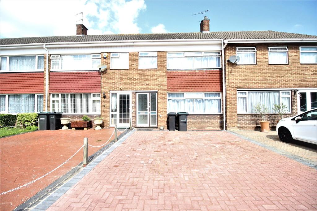 Vauxhall Close, Northfleet, Gravesend, DA11 3 bed terraced house £1,395 pcm (£322 pw)