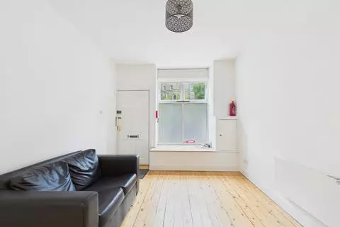 1 bedroom flat to rent - Mynd 3