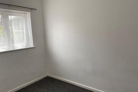 3 bedroom flat to rent, St Giles Close, Dover