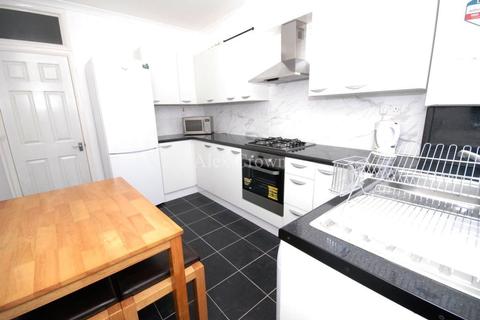 5 bedroom house share to rent - Stewart Road, Leyton