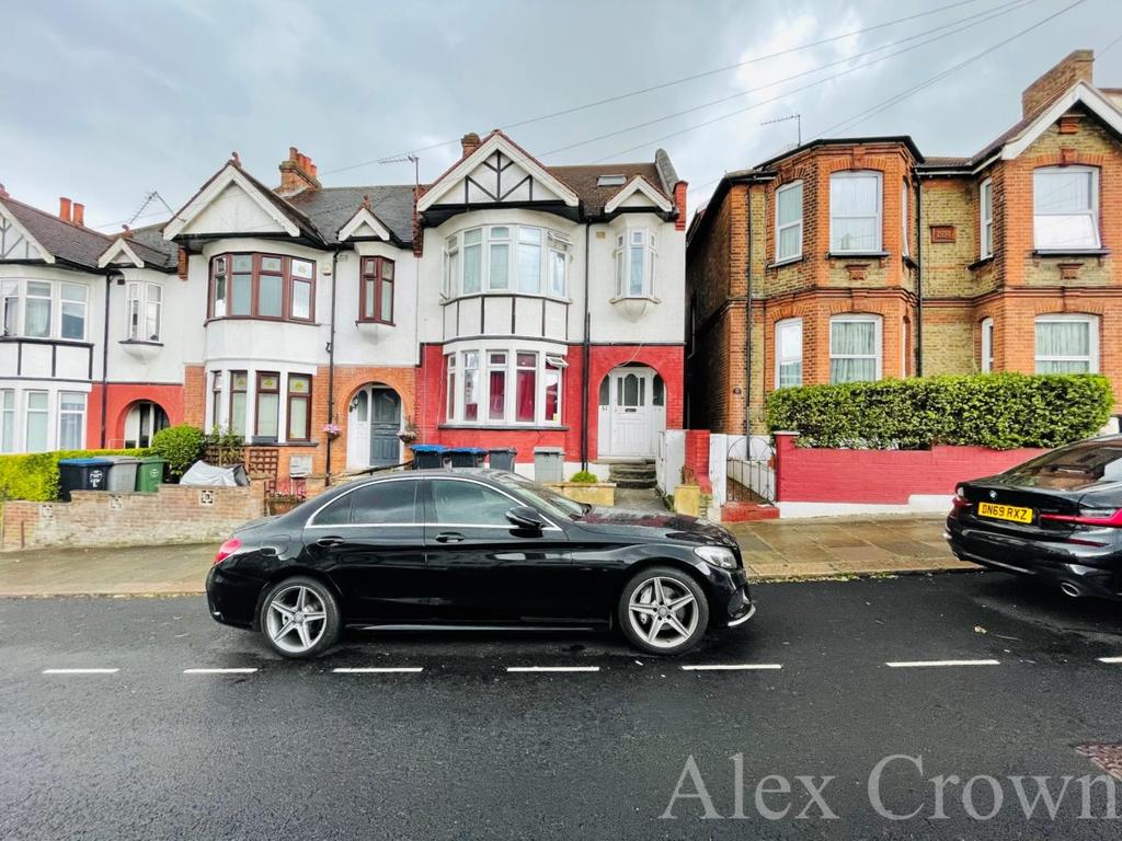 Dagmar Avenue, Wembley 3 bed flat £1,700 pcm (£392 pw)