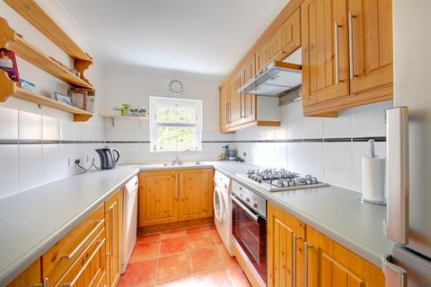 Flat 4, St Nicholas House, 33 Glamorgan Road, Kingston Upon Thames, KT1 4HS