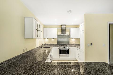 2 Beacon Crescent, Hindhead, GU26 6UG