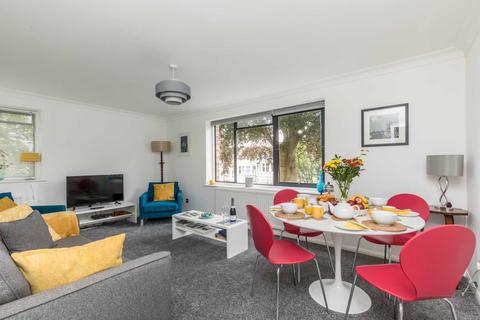 2 bedroom flat to rent, ‘Preston Park Apartment, Cumberland Road, Brighton`.