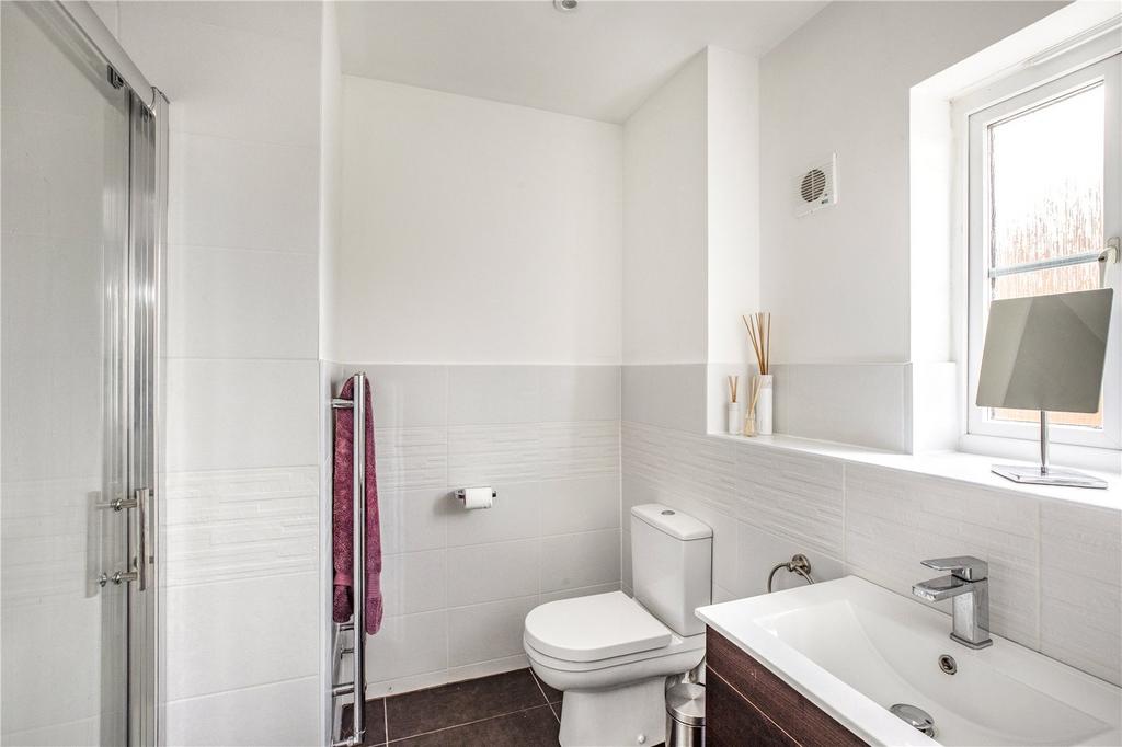 Master Bed En Suite