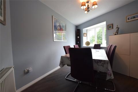 2 bedroom apartment for sale - Cunningham Close, Chadwell Heath, Romford, Essex, RM6