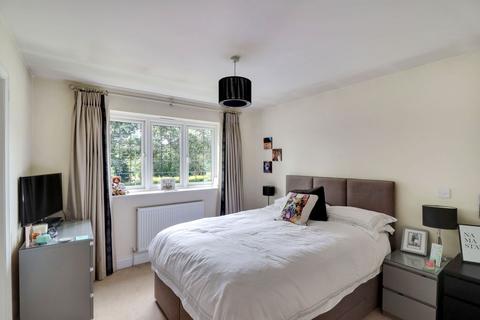 67 Manor Road, Ashford, TW15 2SL
