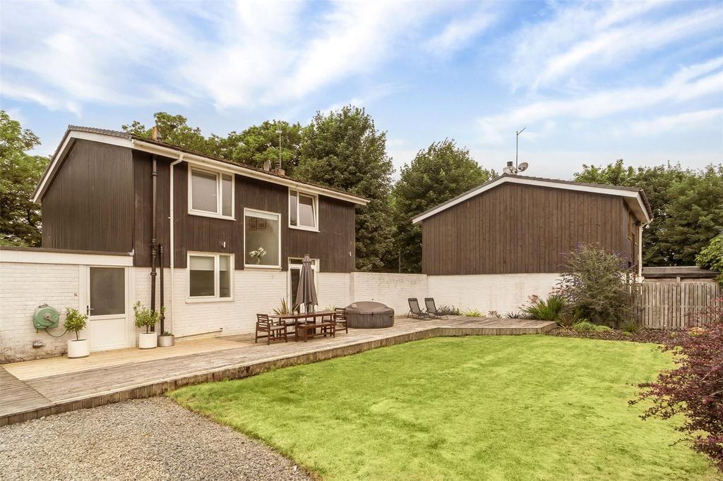 Thornwood Drive, Irvine, KA12 4 bed detached house £250,000