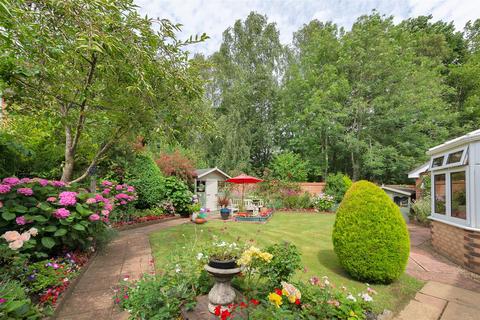 25 Chestnut Close, Kings Hill, West Malling, ME19 4FP