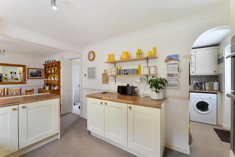 25 Chestnut Close, Kings Hill, West Malling, ME19 4FP
