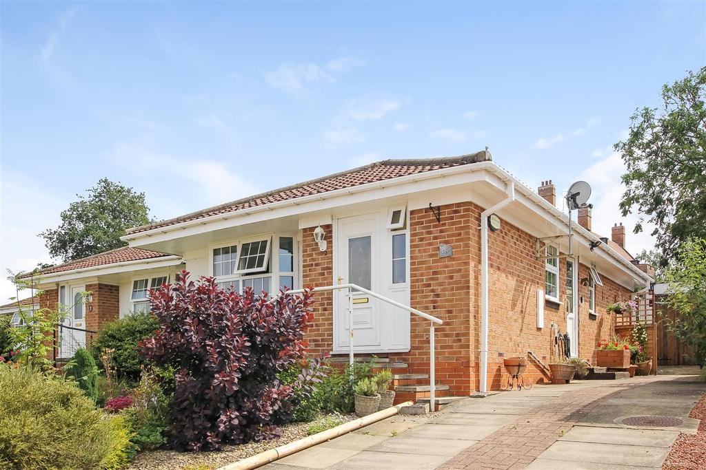 Fernwood Close, Brompton, Northallerton 2 bed detached bungalow £140,000
