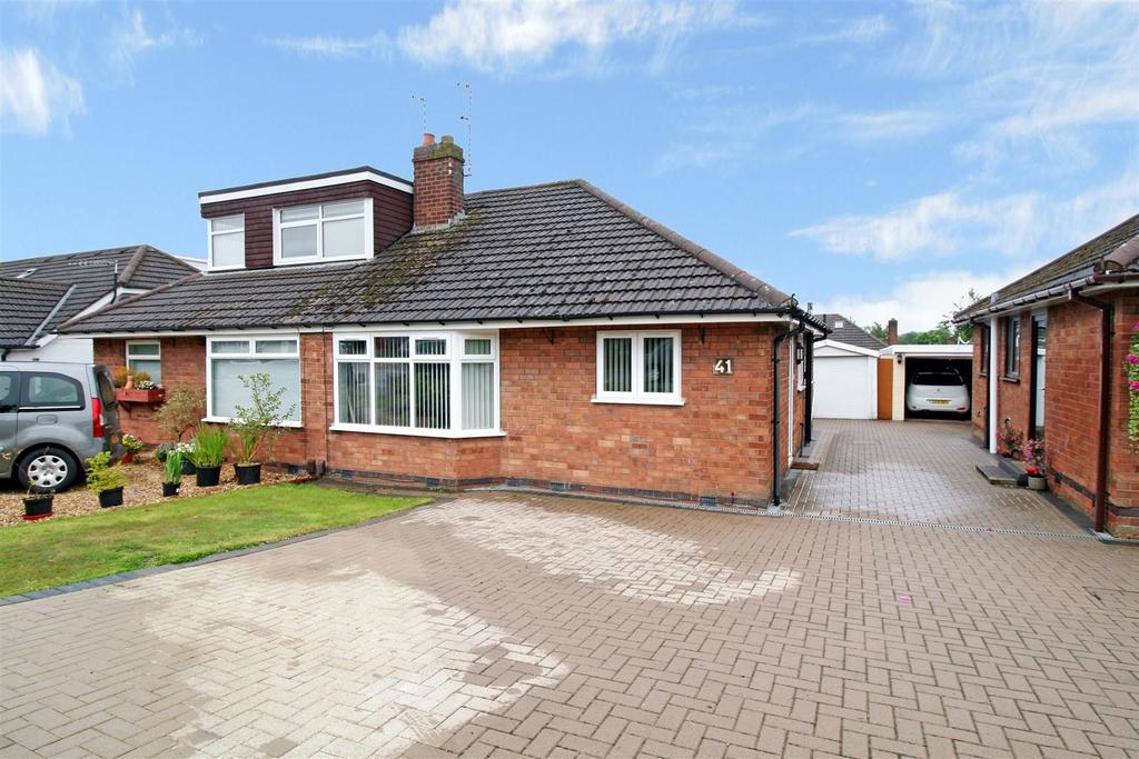 Nuneaton Road, Bulkington, Bedworth 2 bed semidetached bungalow £230,000