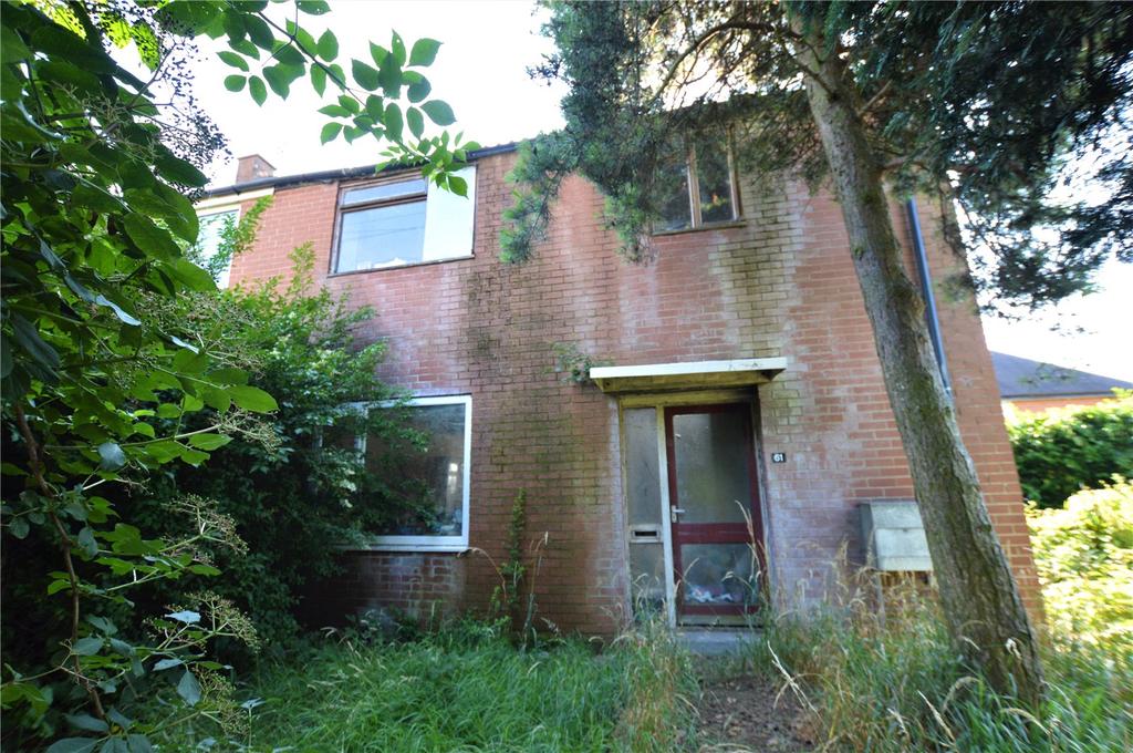 Newlands Crescent, Morley, Leeds 3 bed semidetached house £60,000