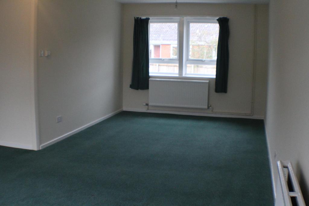 Shotley Mews, Sutton Heath, Woodbridge, IP12 3 bed bungalow £715 pcm