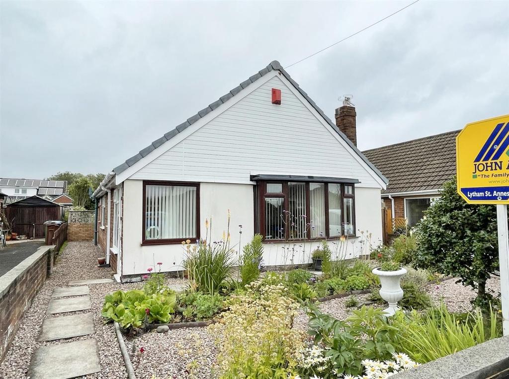 Edwinstowe Road, Ansdell, Lytham St Annes 3 bed detached bungalow £