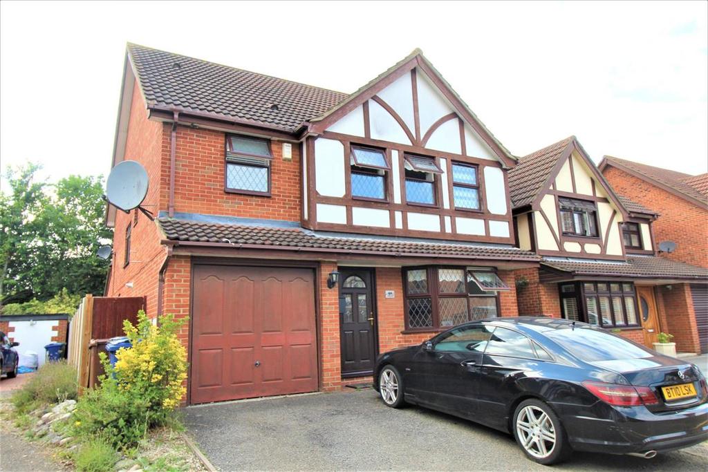 Gilbert Road, Chafford Hundred, Grays 4 bed detached house for sale £