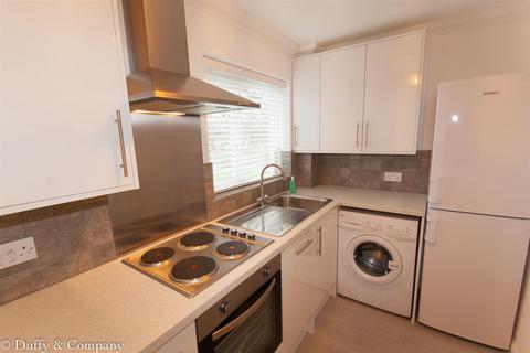 2 bedroom flat to rent, Gleneagles Court, Iona Way, Haywards Heath