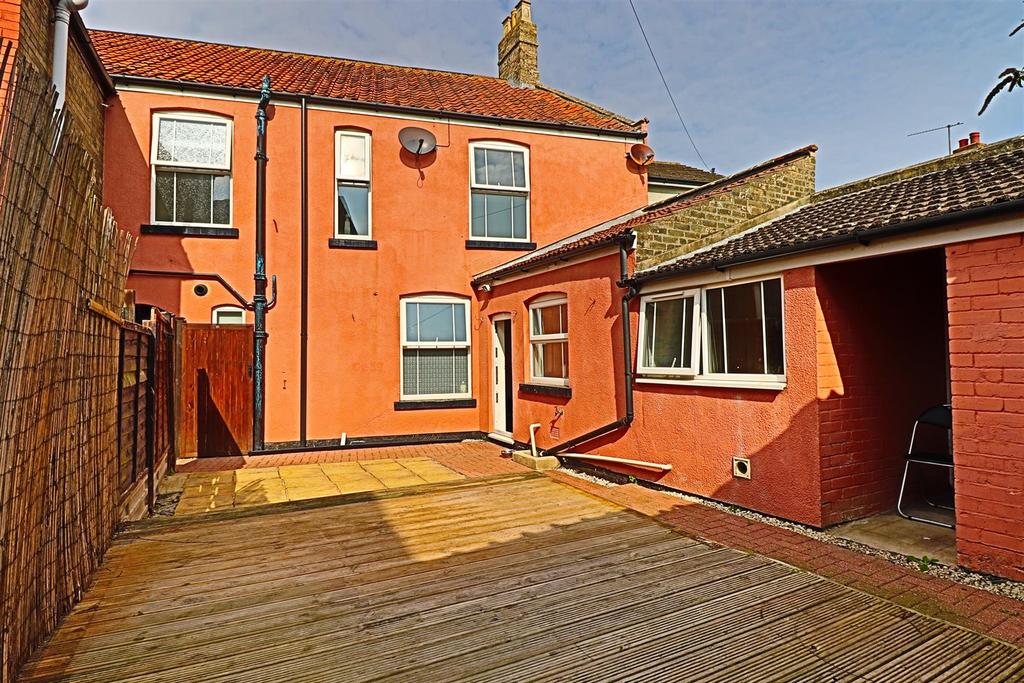 High Street, Kessingland, Lowestoft 3 bed terraced house £225,000