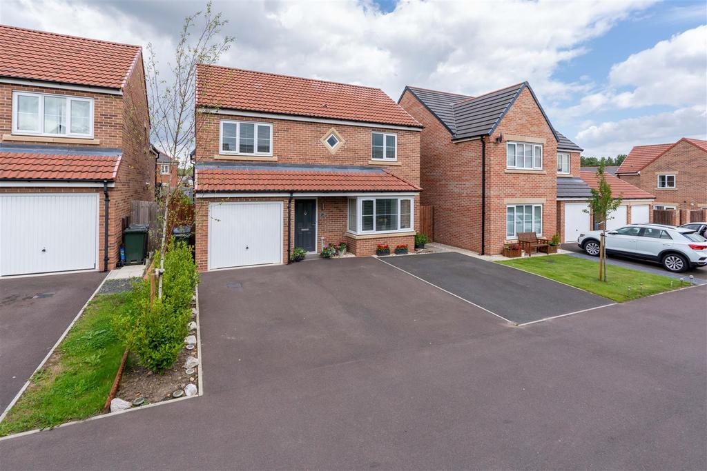 Nuthatch Close, Five Mile Park, Wideopen 4 bed detached house £375,000