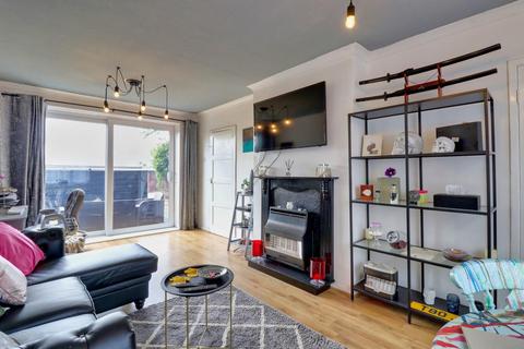 14 Silk Mill Drive, Leeds, LS16 6DX