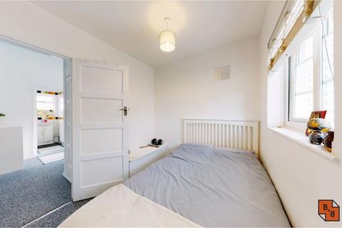 6 Lancaster Road, London, SE25 4AQ