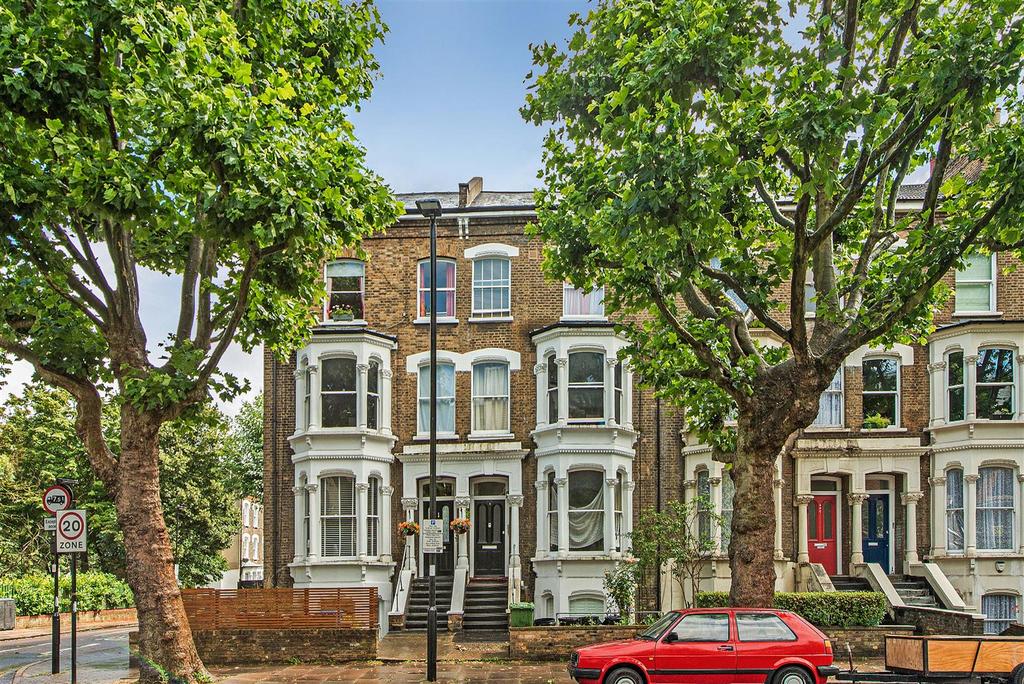 Hanley Road, Finsbury Park 1 bed flat £400,000