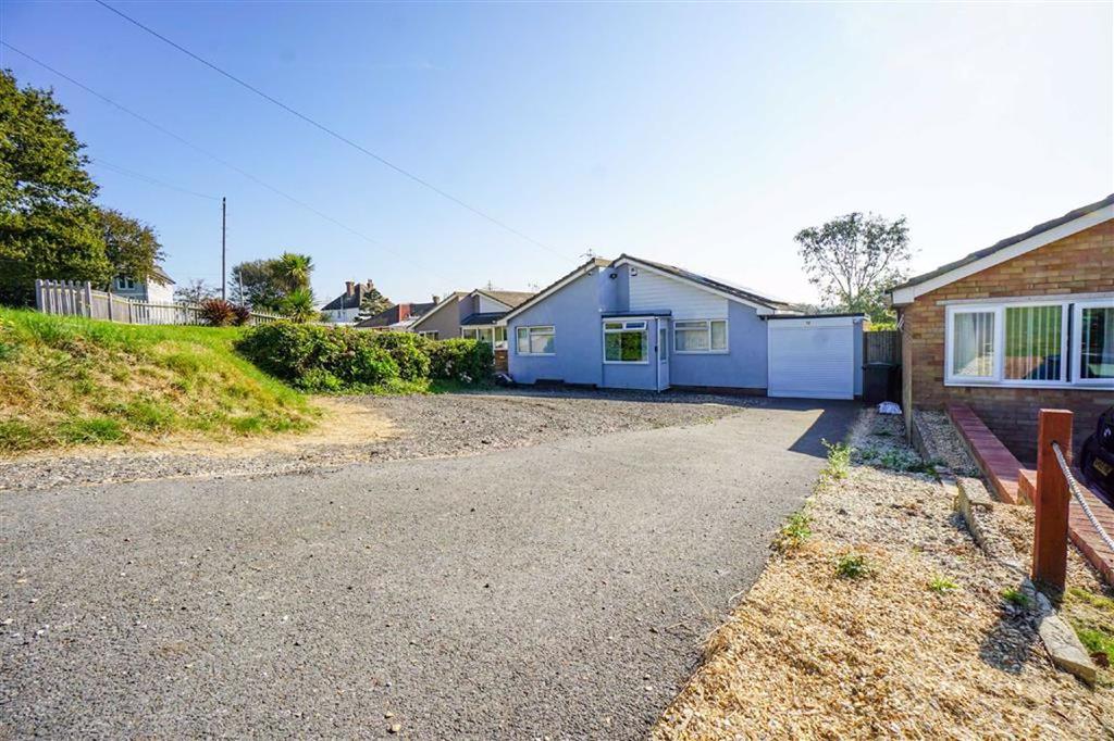 Pine Avenue, Hastings, East Sussex 3 bed detached bungalow £375,000