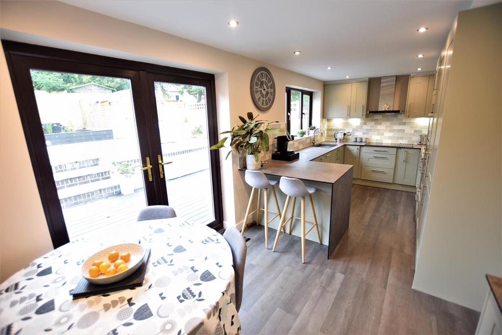 The Downs, Portishead. 4 bed detached house £450,000