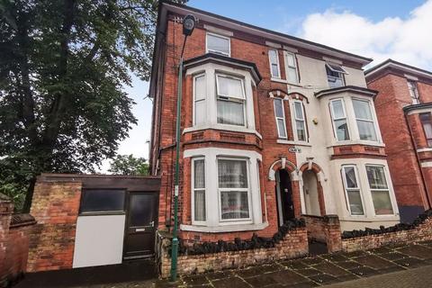 2 bedroom flat to rent, Ebury Road, Carrington, Nottingham, NG5 1BB