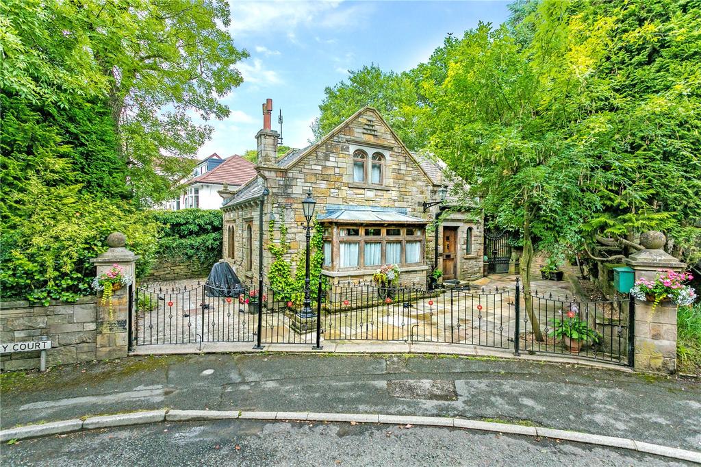 Priory Court, Todmorden Road, Burnley 3 bed detached house £400,000
