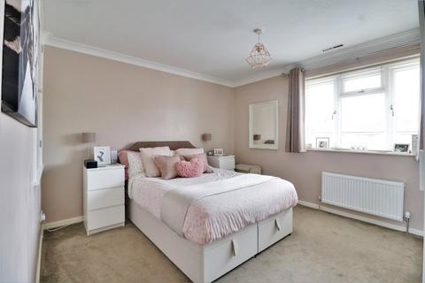 33 Cherrytree Close, Owlsmoor, Sandhurst, GU47 0UH