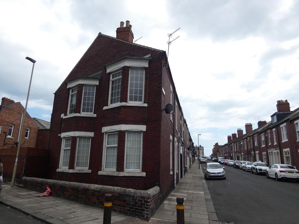 Bewick Street, South Shields, Tyne and Wear, NE33 4JU 2 bed flat £500 pcm (£115 pw)