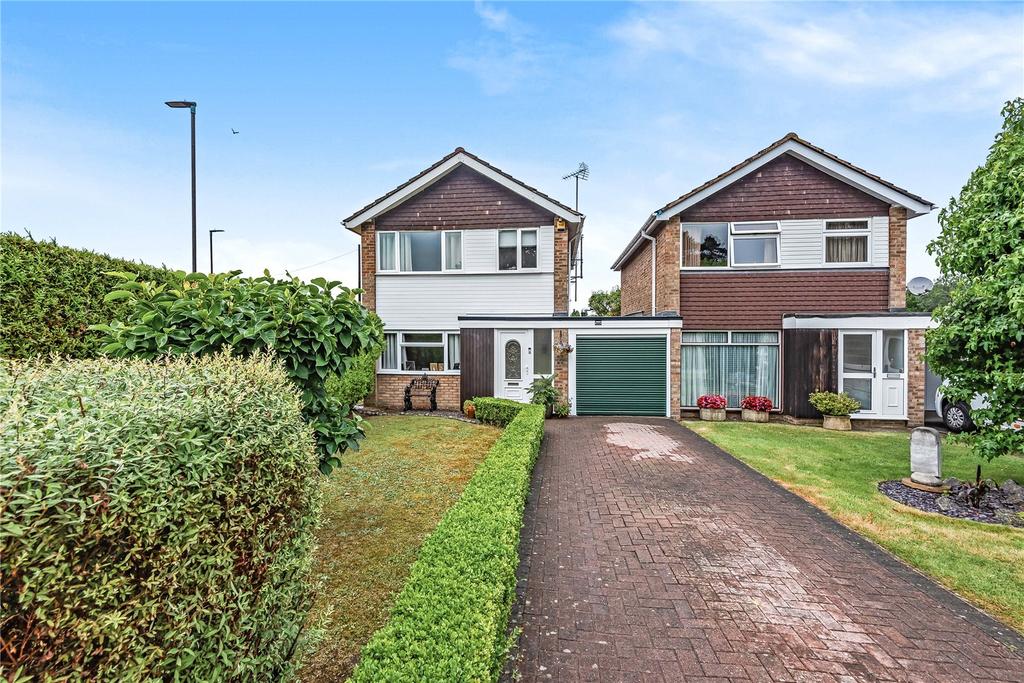 Detmore Close, Charlton Kings, Cheltenham, GL53 3 bed detached house