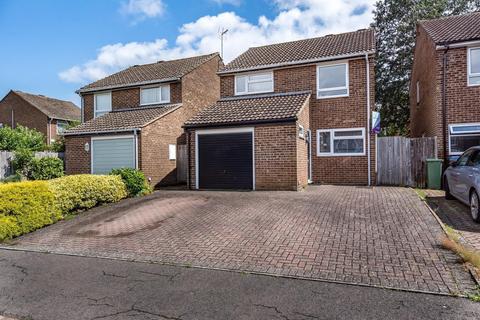 34 Wheatsheaf Close, Horsham, RH12 5TH