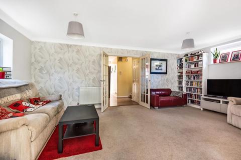 34 Wheatsheaf Close, Horsham, RH12 5TH