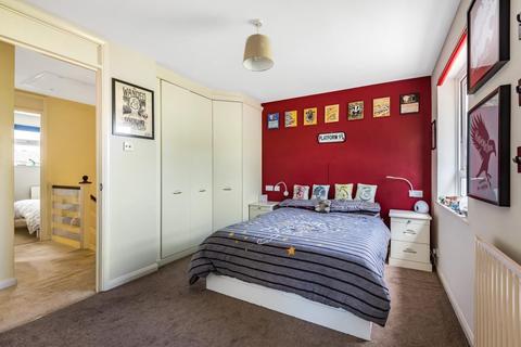 34 Wheatsheaf Close, Horsham, RH12 5TH