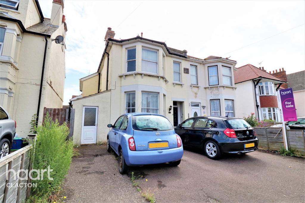 Wellesley Road, ClactonOnSea 5 bed semidetached house for sale £