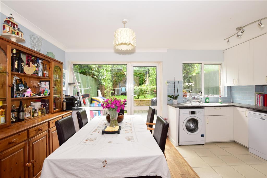 Kitchen/Dining Area