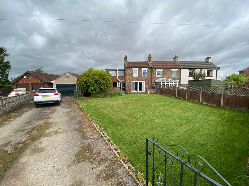 West End, Rawcliffe, Goole DN14 8RW 3 bed end of terrace house £160,000