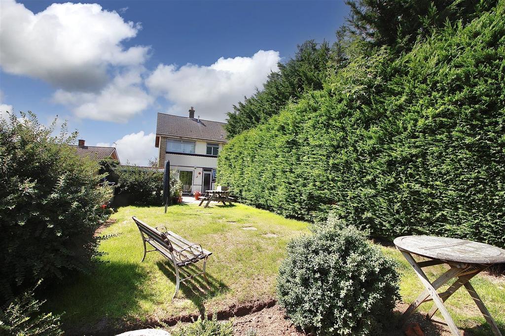 Bridgwater Road, Ipswich 3 bed end of terrace house £220,000