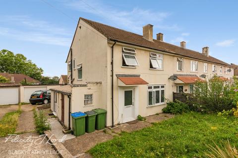 32 Badgers Croft, London, SE9 3DB