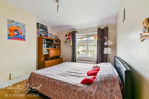 32 Badgers Croft, London, SE9 3DB