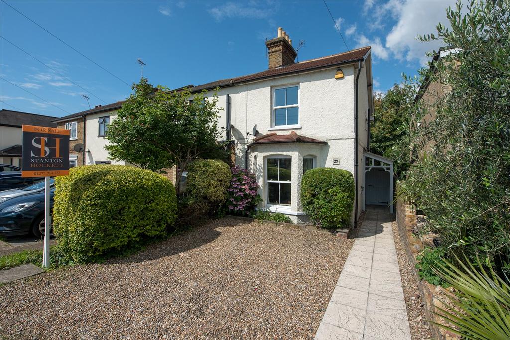 Southend Road, StanfordLeHope, Essex, SS17 3 bed semidetached house