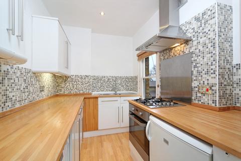 2 bedroom apartment to rent, Onslow Road, Richmond