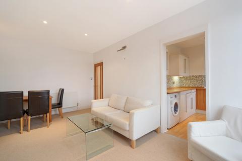 2 bedroom apartment to rent, Onslow Road, Richmond