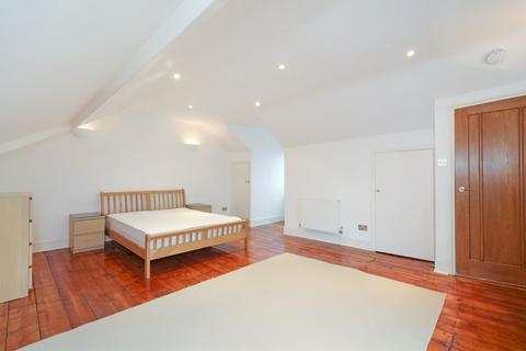 2 bedroom apartment to rent, Onslow Road, Richmond