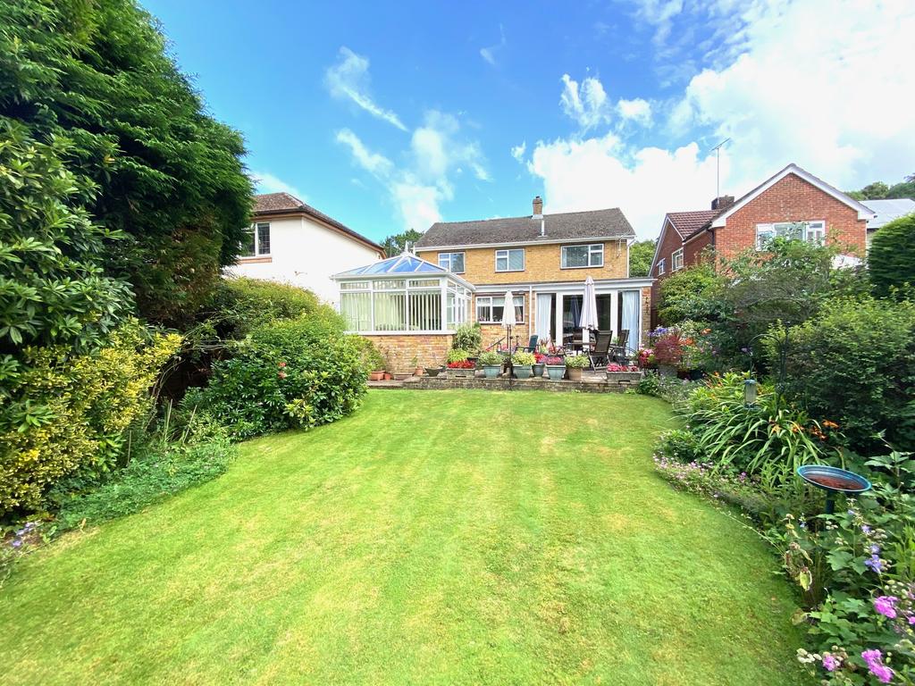Hook Road, Ampfield, Romsey SO51 4 bed detached house £795,000